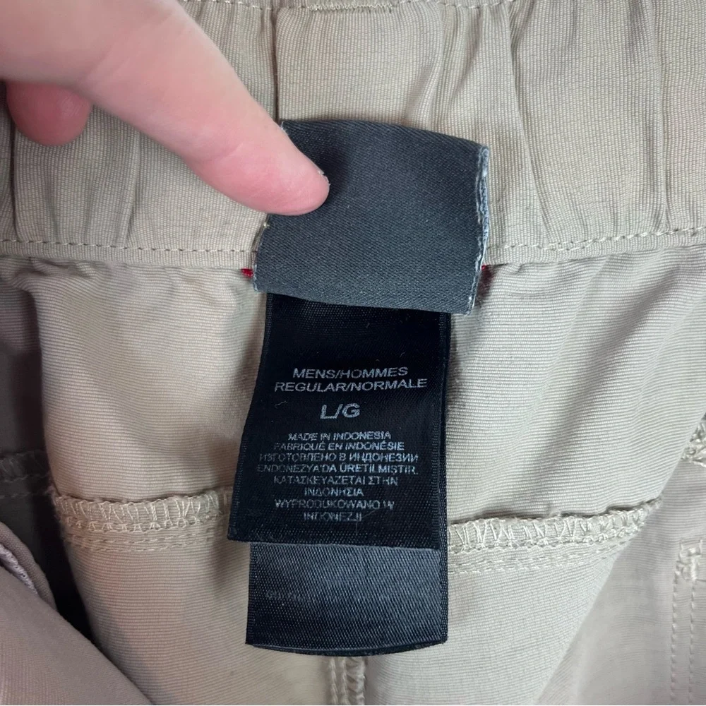 The North Face Men’s Tan Nylon Hiking Outdoor Cargo Shorts Size Large
